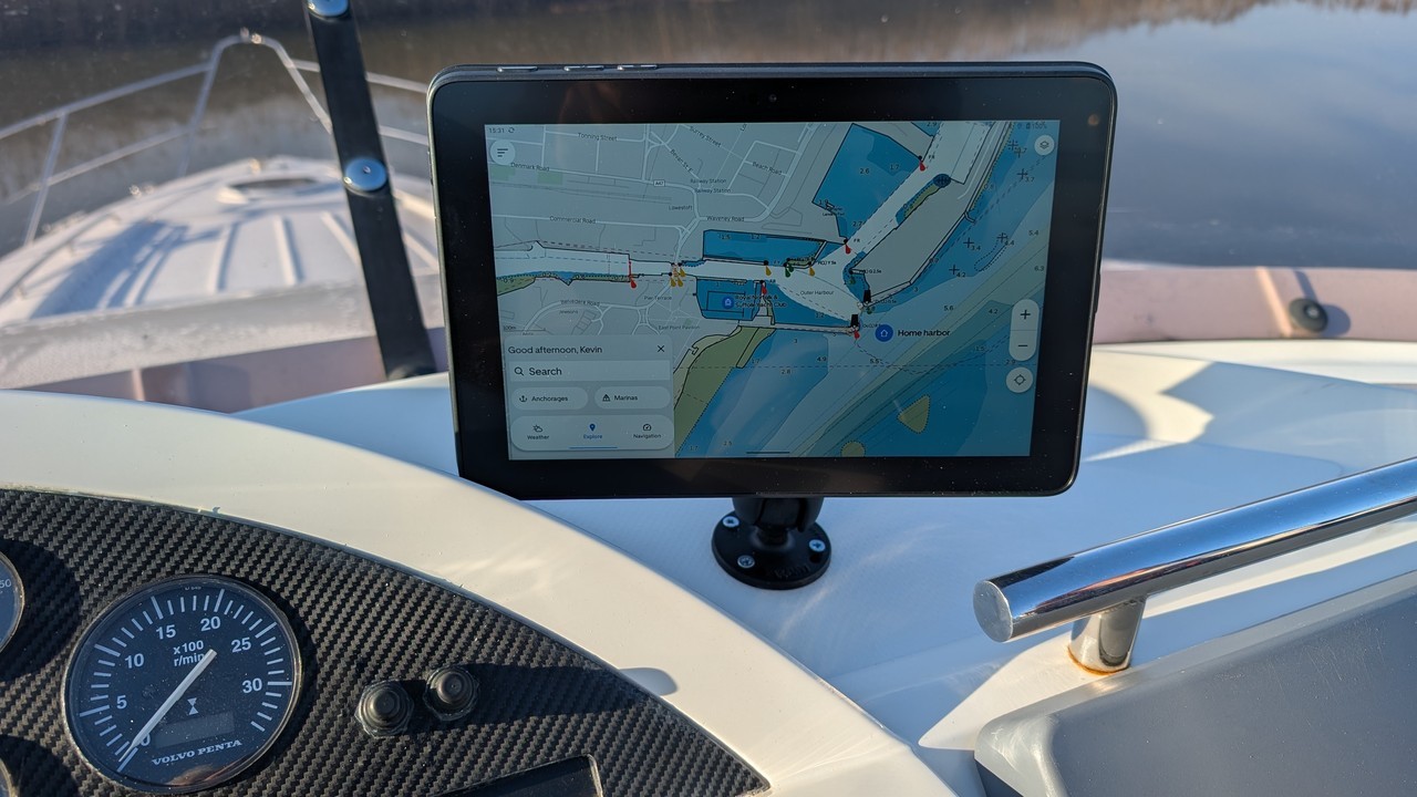 Orca Display 2 in Charging Mount at Upper Helm